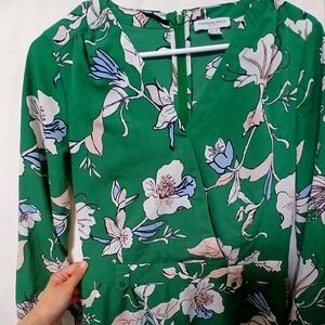 Carolina Belle montreal green floral shorts romper Sz 2 100% polyester